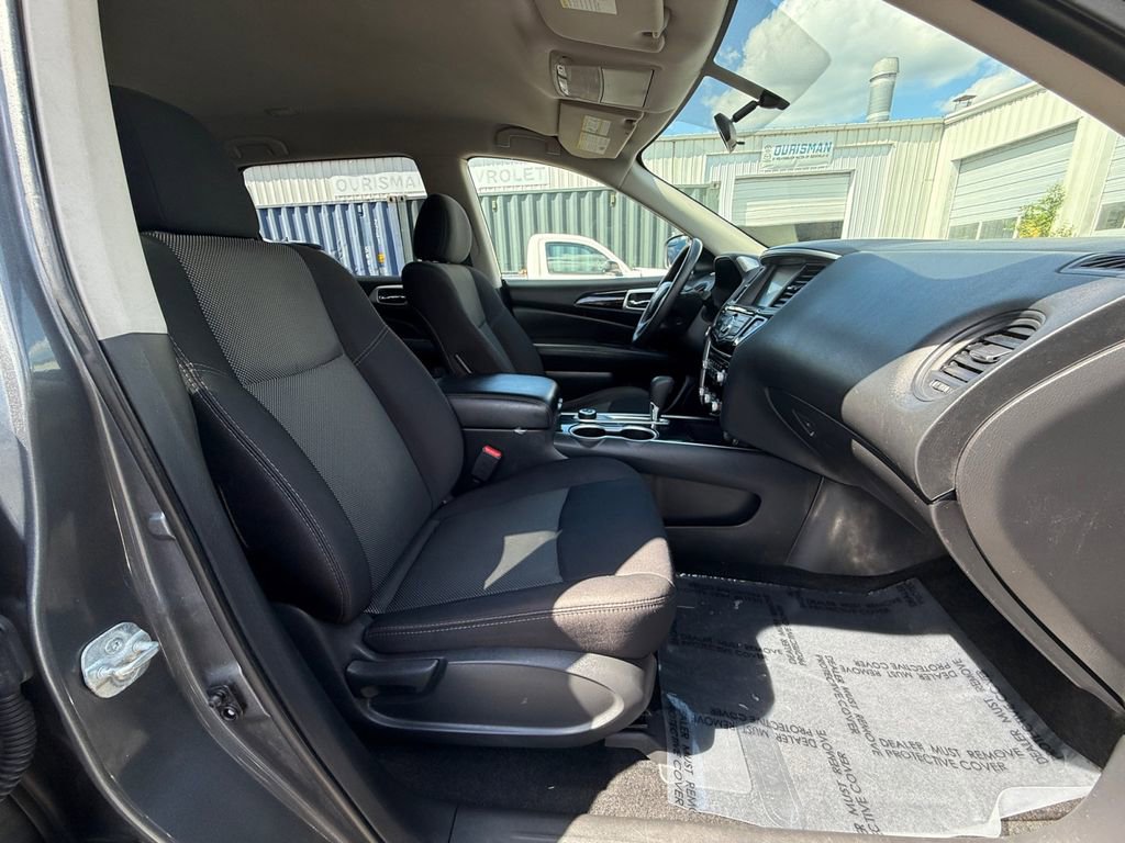 Used 2019 Nissan Pathfinder S image 26