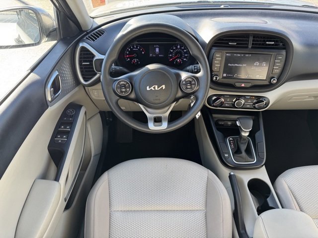 Certified 2022 Kia Soul LX image 14