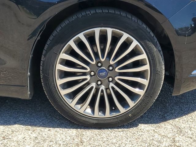 Used 2018 Ford Fusion SE w/ Fusion SE Technology Package AWD/4WD image 5