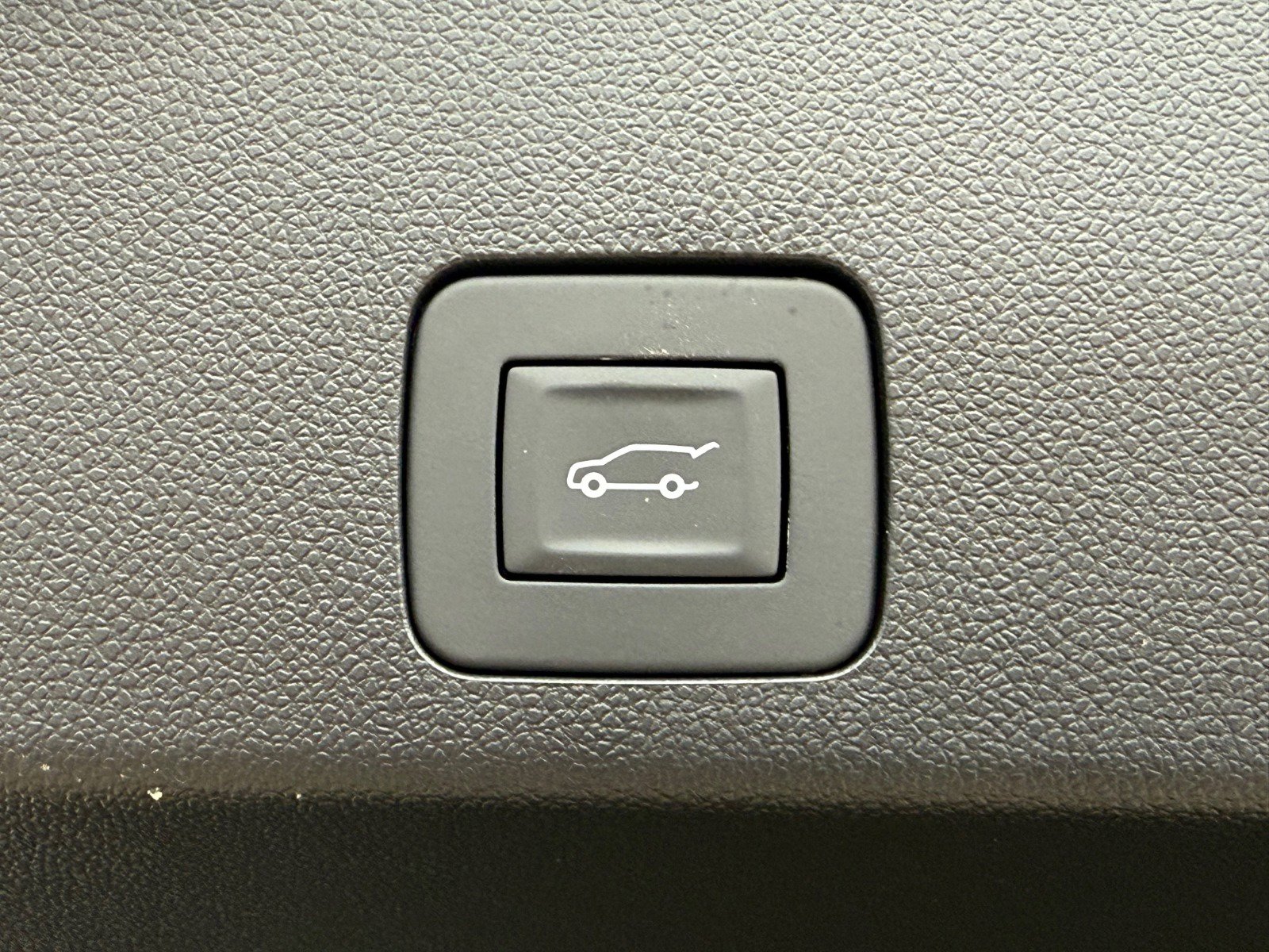 Certified 2026 Buick Encore GX Avenir w/ Avenir Technology Package image 14