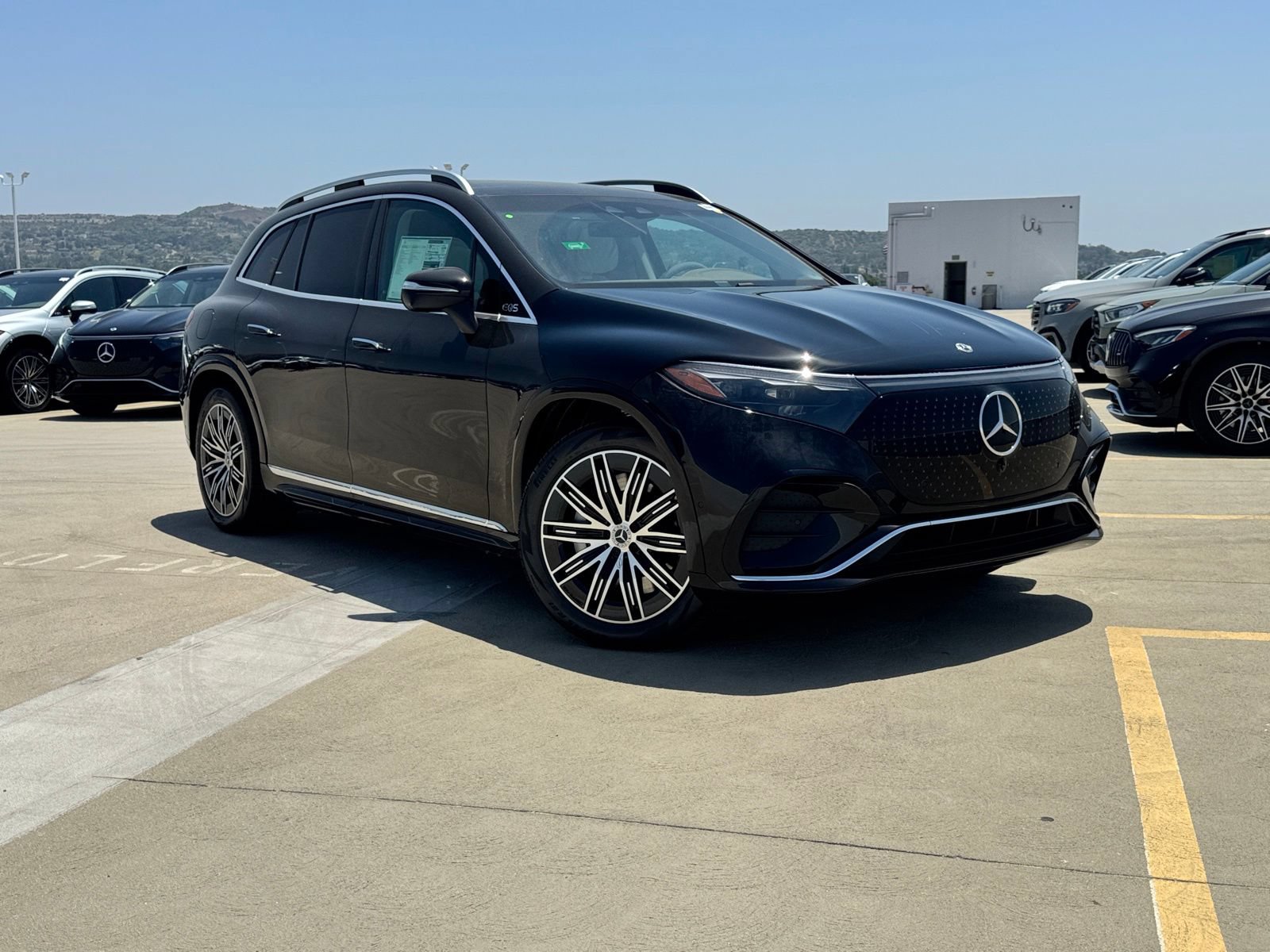 New 2026 Mercedes-Benz EQS 400 4MATIC SUV image 2