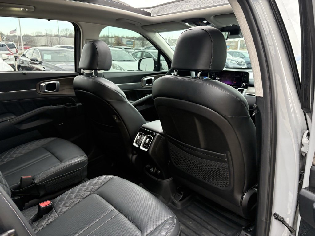 Used 2023 Kia Sorento SX Prestige image 35