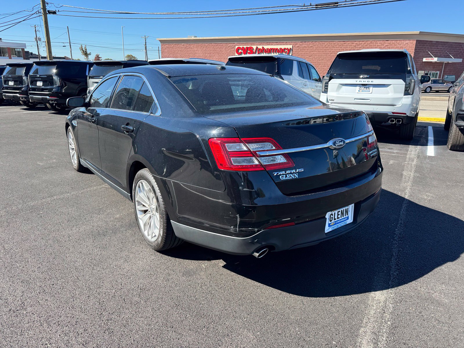Used 2017 Ford Taurus Limited FWD image 4