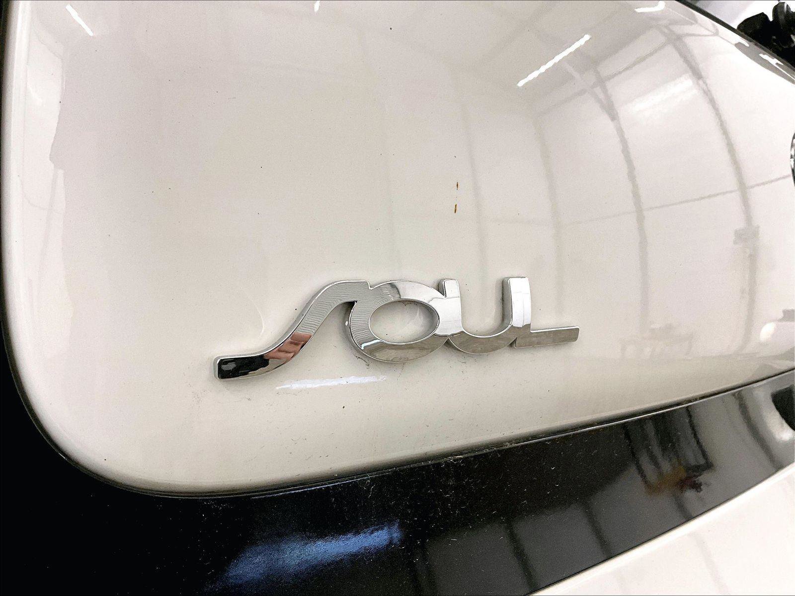 Used 2018 Kia Soul + w/ + Primo LIT Package FWD image 13