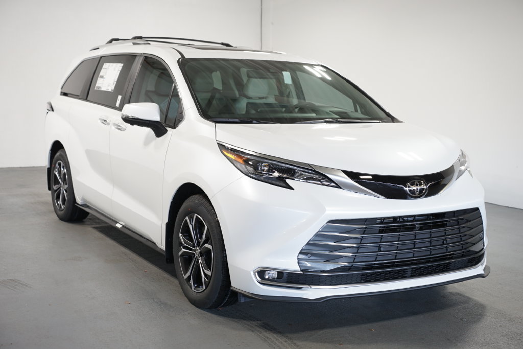 New 2026 Toyota Sienna Platinum AWD/4WD image 3