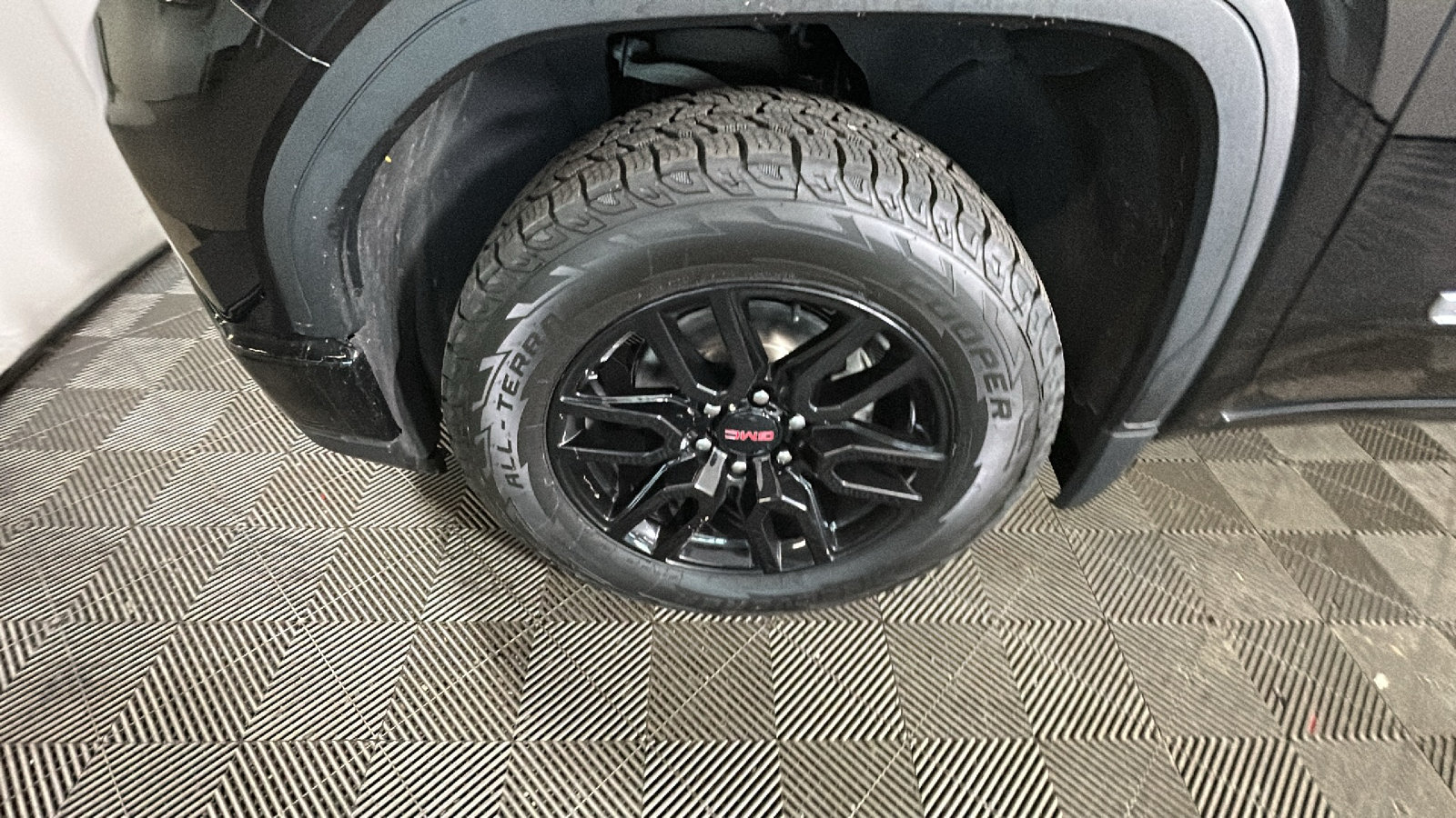 Used 2023 GMC Sierra 1500 Elevation AWD/4WD image 10