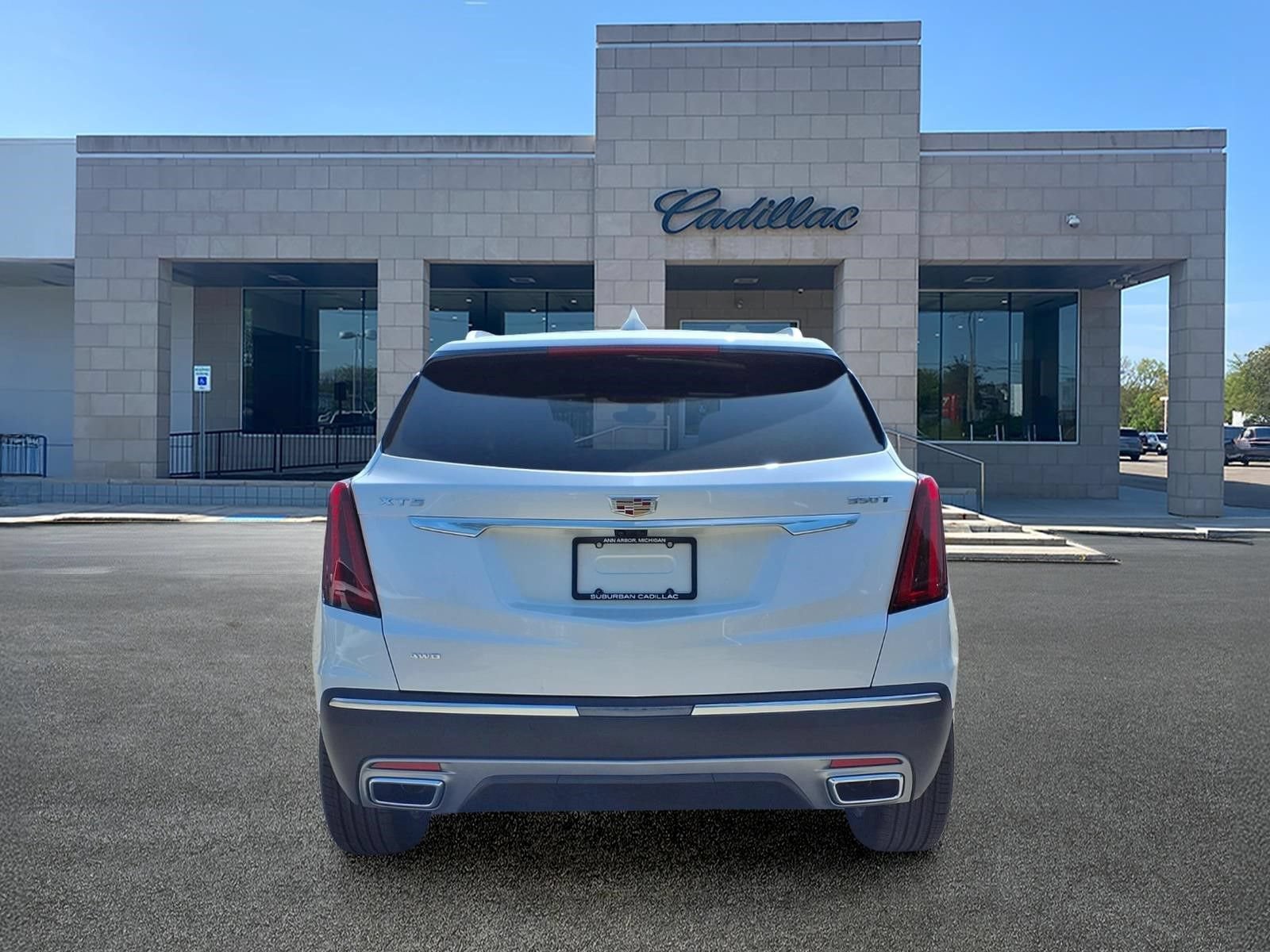 New 2026 Cadillac XT5 Premium Luxury w/ LPO, Floor Liner Package AWD/4WD image 5