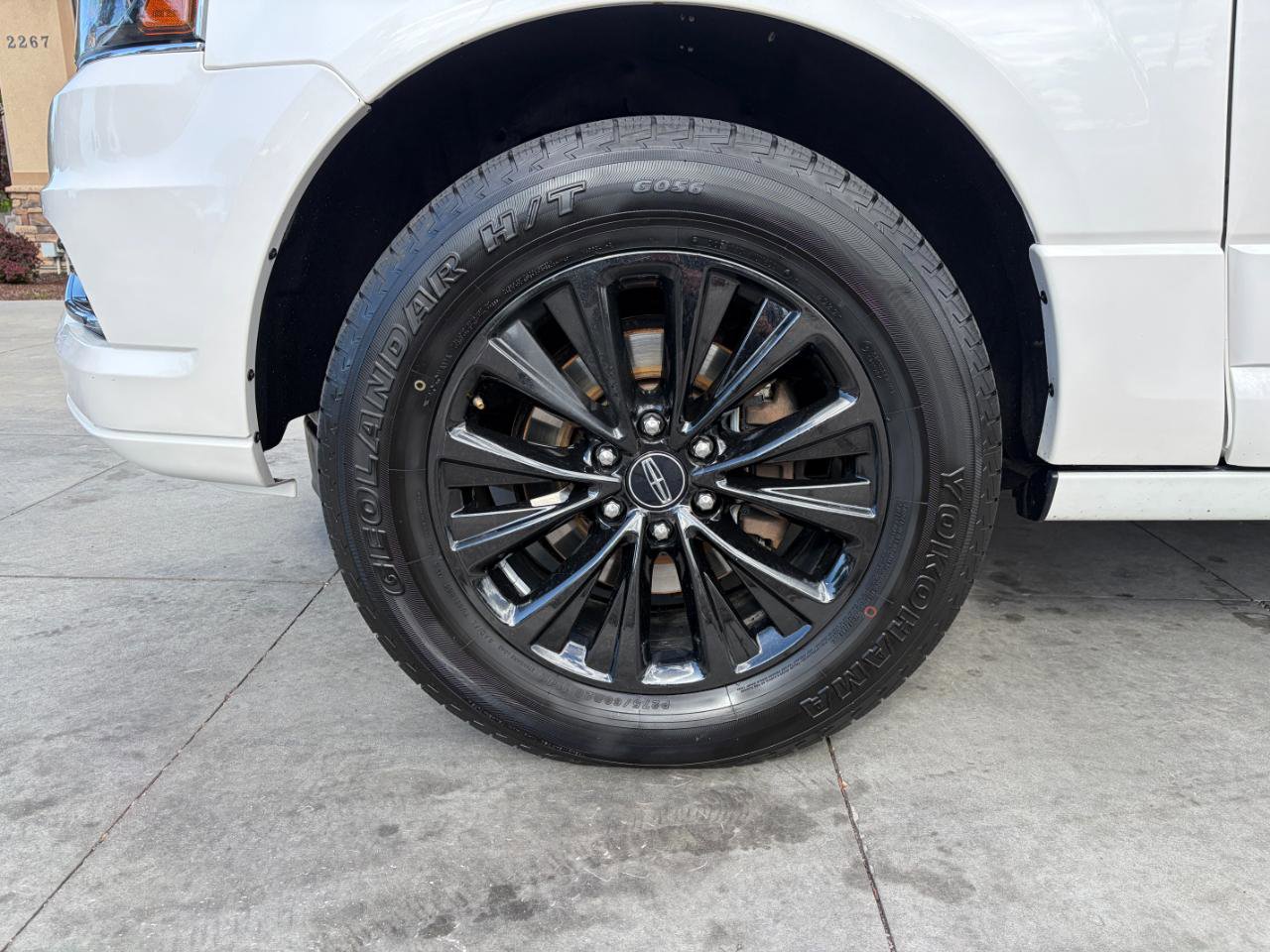 Used 2016 Lincoln Navigator L Select AWD/4WD image 26