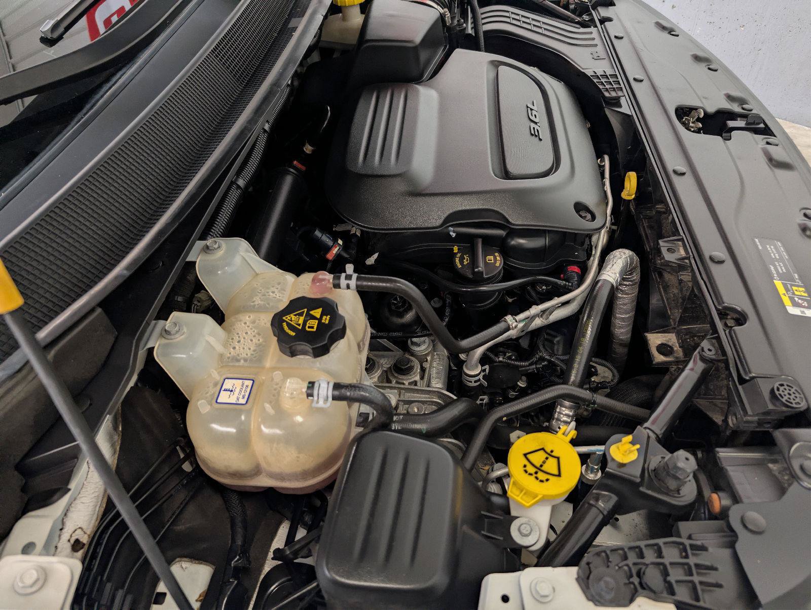 Used 2019 Chrysler Pacifica Touring-L Plus w/ Advanced Safetytec Group FWD image 52