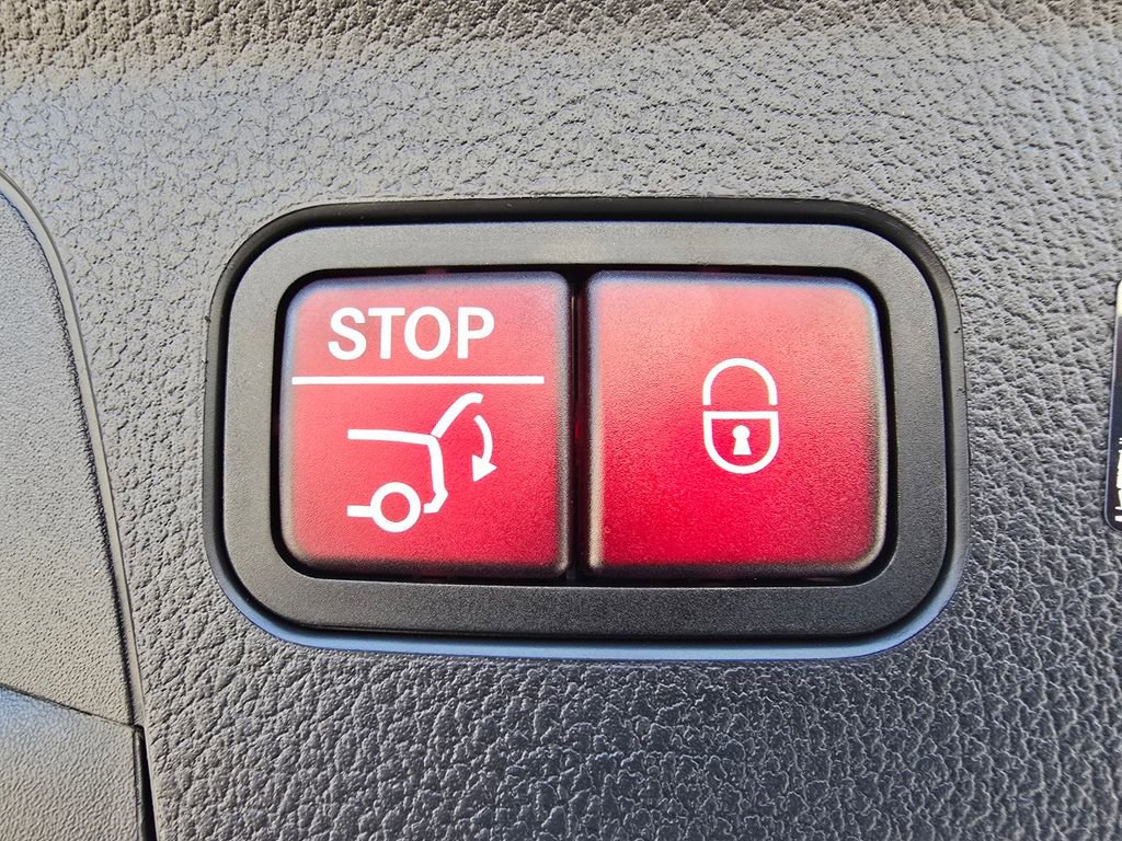 New 2026 Mercedes-Benz GLE 53 AMG 4MATIC Coupe image 19