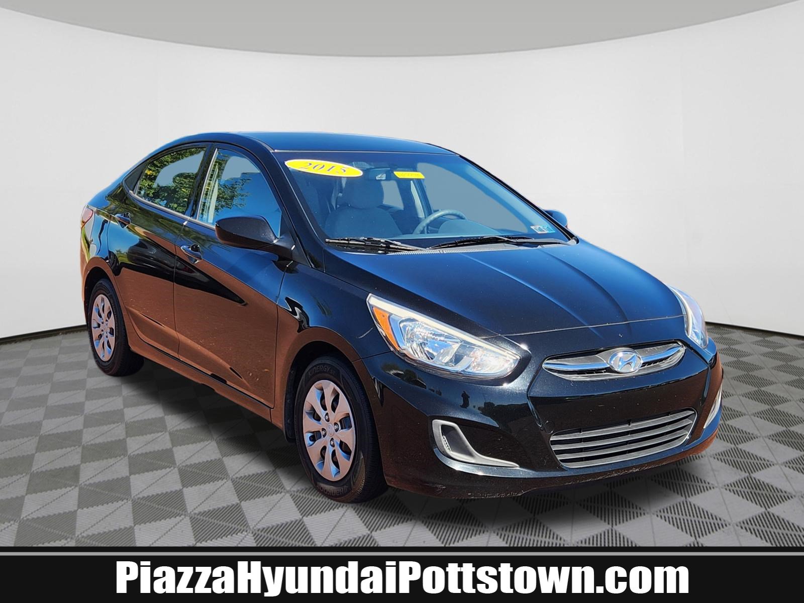 Used 2015 Hyundai Accent GLS w/ Option Group 02 FWD image 1