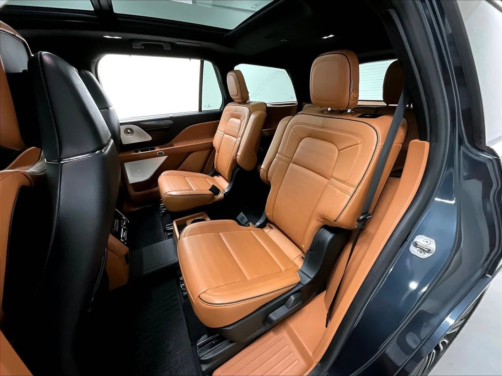Used 2020 Lincoln Aviator Black Label w/ Dynamic Handling Package AWD/4WD image 15