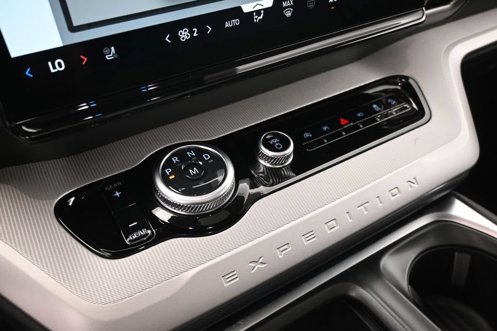 New 2026 Ford Expedition Active AWD/4WD image 16