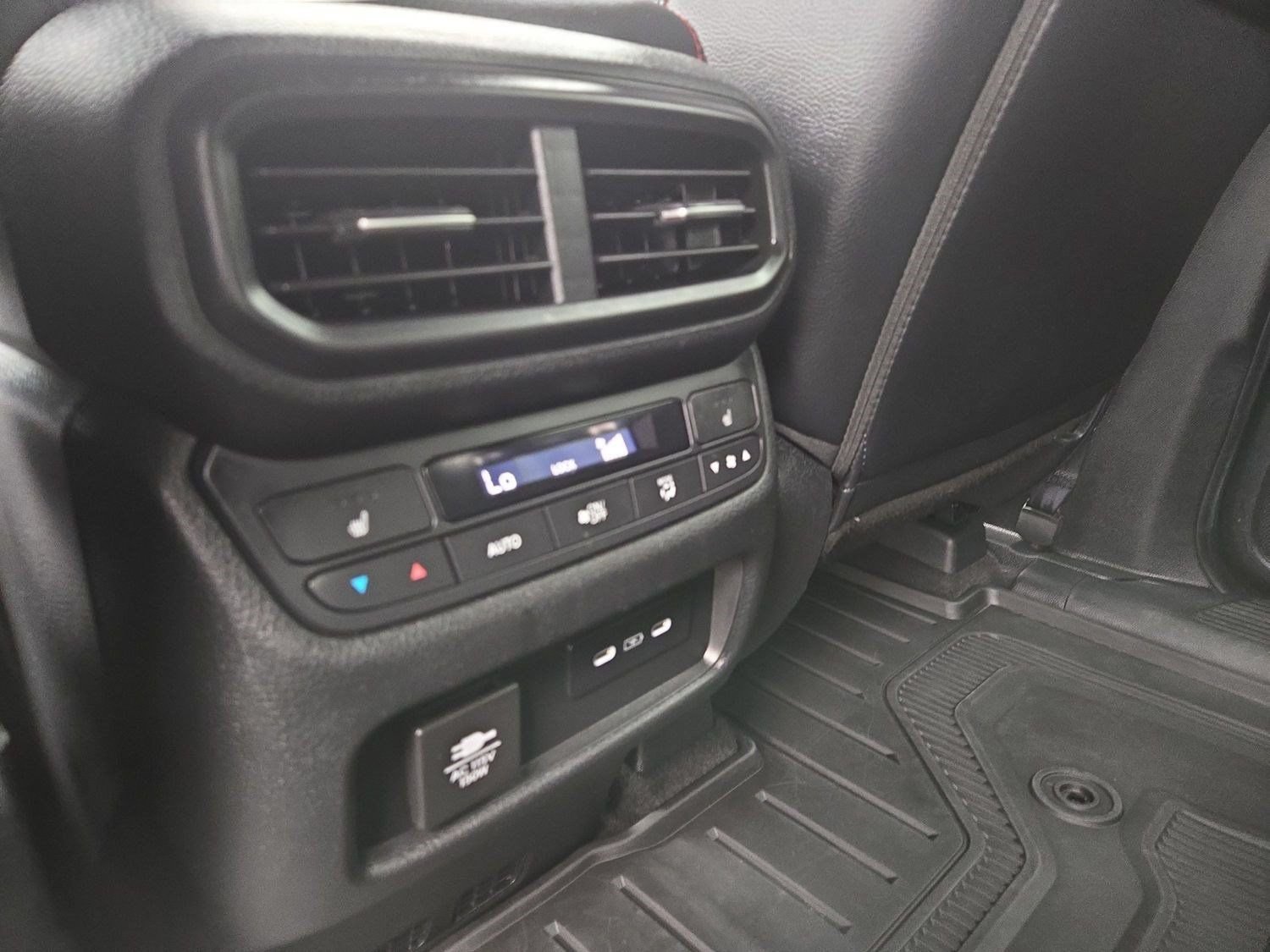 Used 2025 Honda Pilot Black Edition image 21