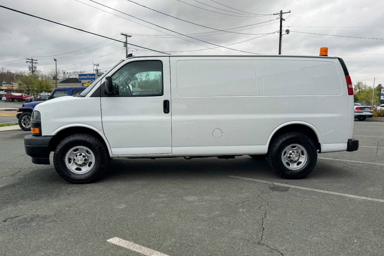 Used 2020 Chevrolet Express 2500 w/ Driver Convenience Package RWD image 7