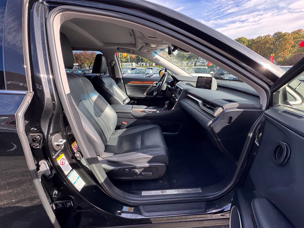 Used 2018 Lexus RX 450hL Premium w/ Premium Package AWD/4WD image 29