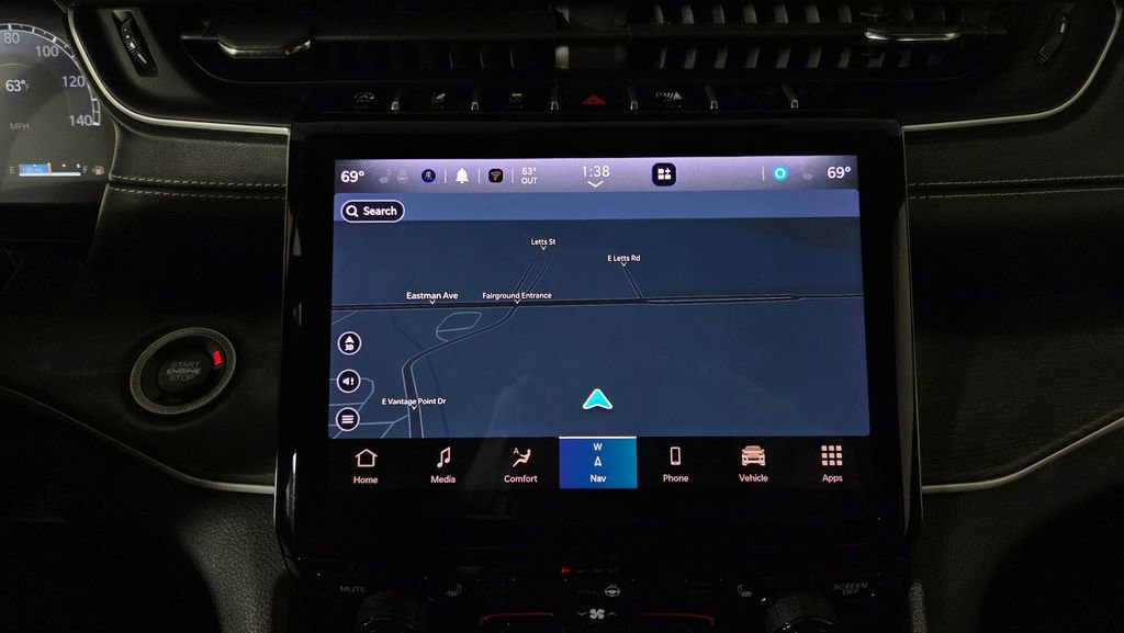 Used 2024 Jeep Grand Cherokee Limited w/ Black Appearance Package AWD/4WD image 27