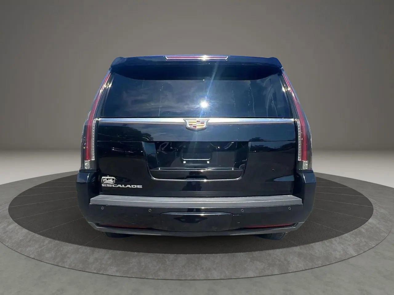 Used 2016 Cadillac Escalade Platinum image 6