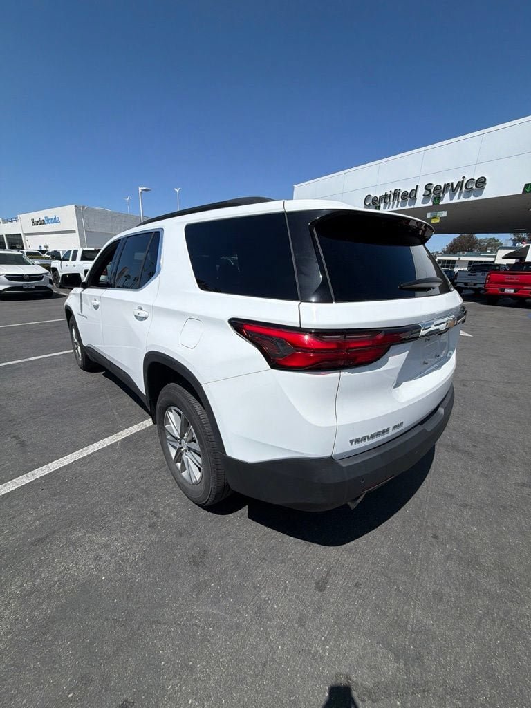 Used 2023 Chevrolet Traverse LT w/ Rear Camera Mirror Package AWD/4WD image 7