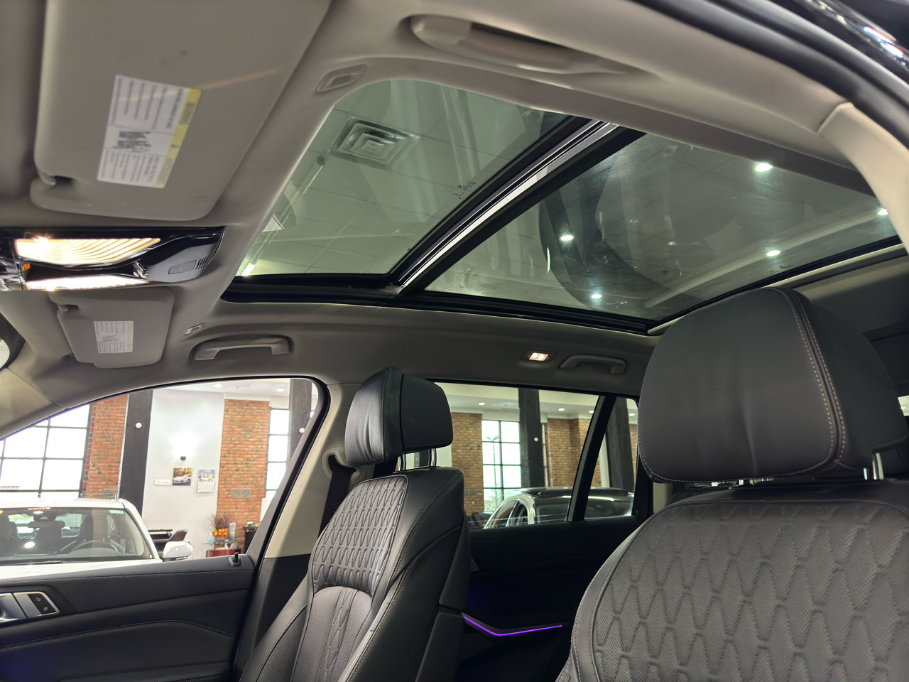 Used 2023 BMW X7 xDrive40i w/ Premium Package image 27