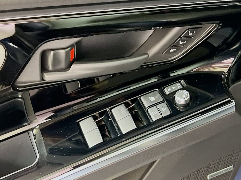 Used 2023 Subaru Solterra AWD image 16