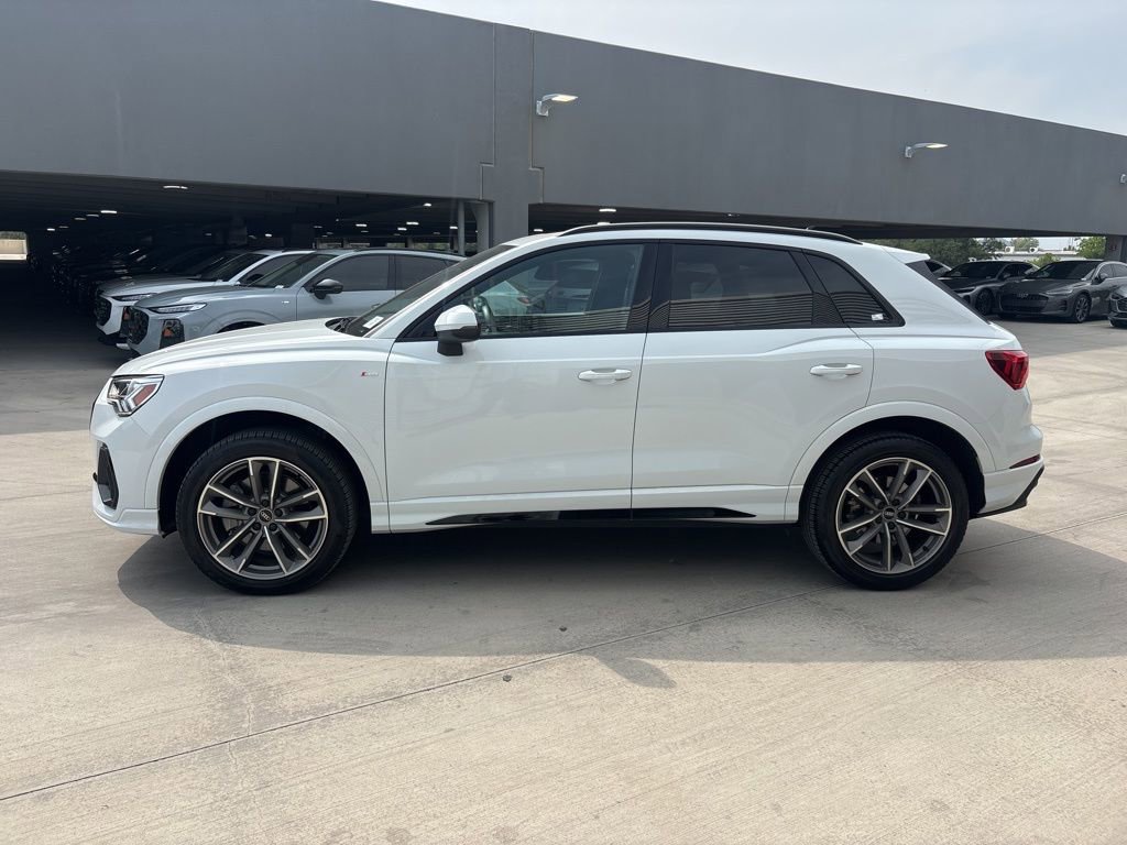 Used 2025 Audi Q3 2.0T Premium w/ Convenience Package AWD/4WD image 9