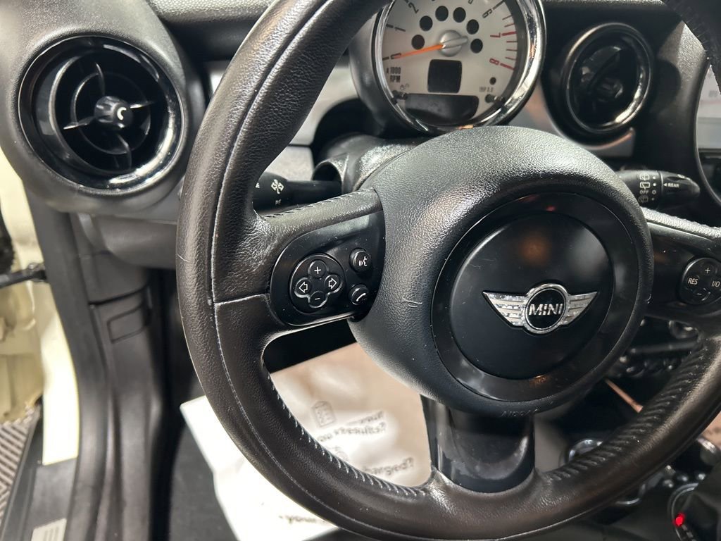 Used 2011 MINI Cooper Hardtop image 22