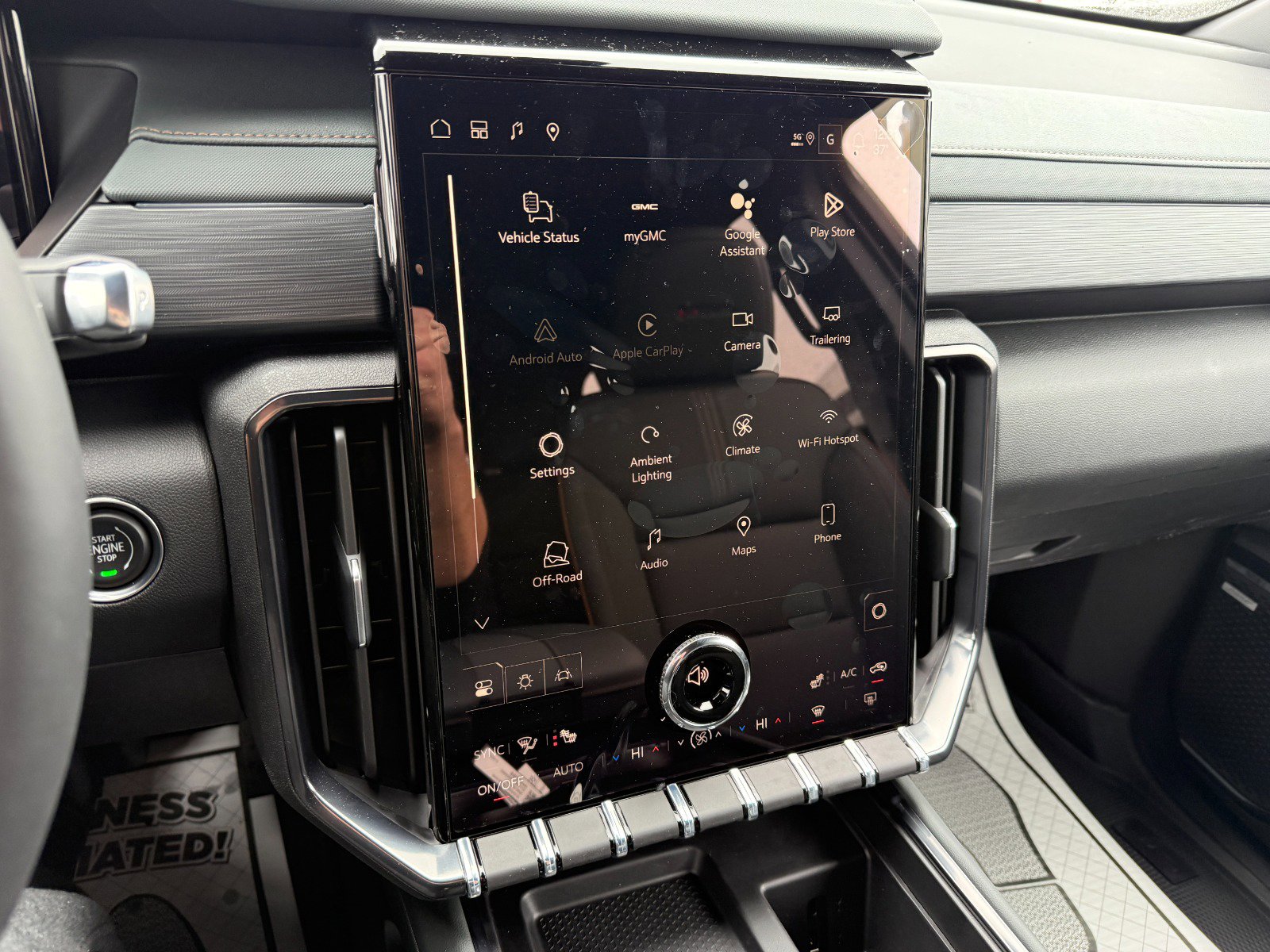 New 2026 GMC Acadia AT4 w/ LPO, Floor Liner Package image 32