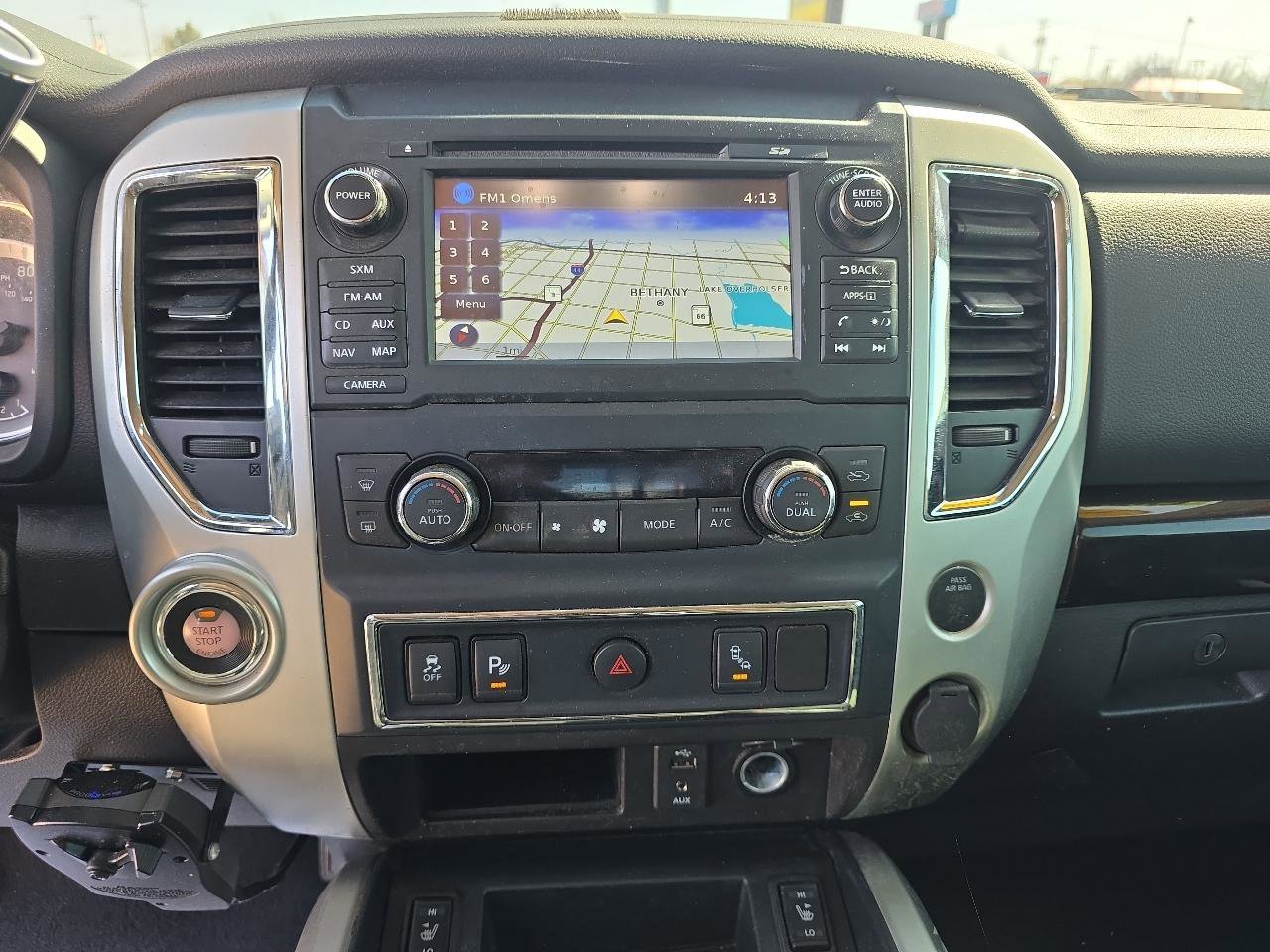 Used 2017 Nissan Titan SV image 16
