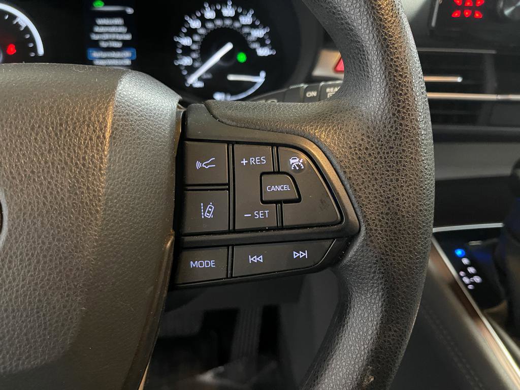 Used 2024 Toyota Sienna LE image 21