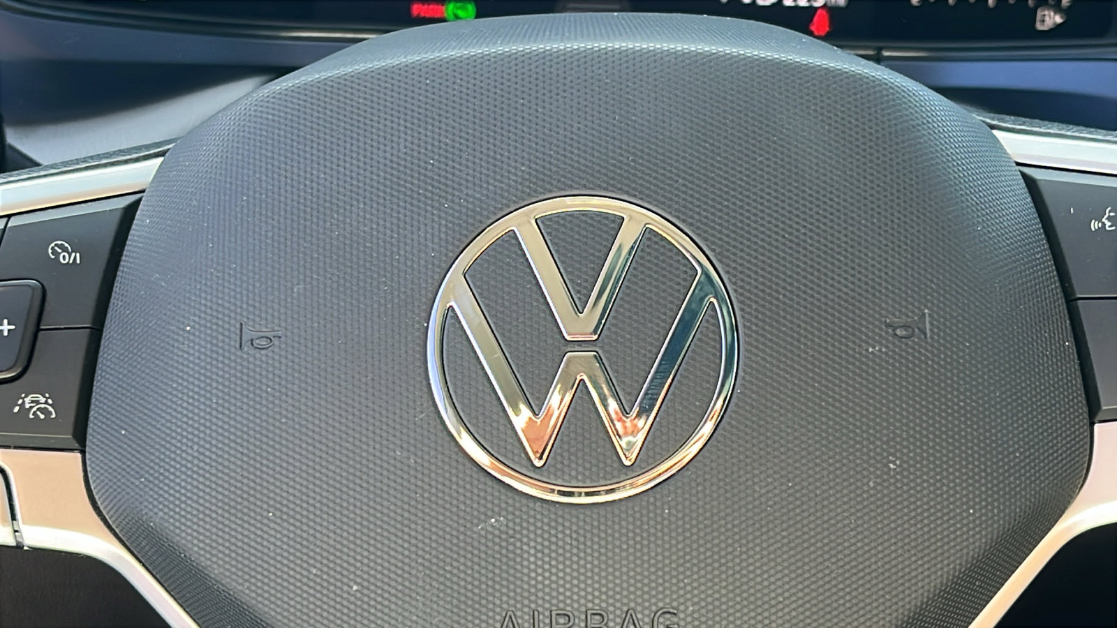 Used 2023 Volkswagen Taos SE image 17