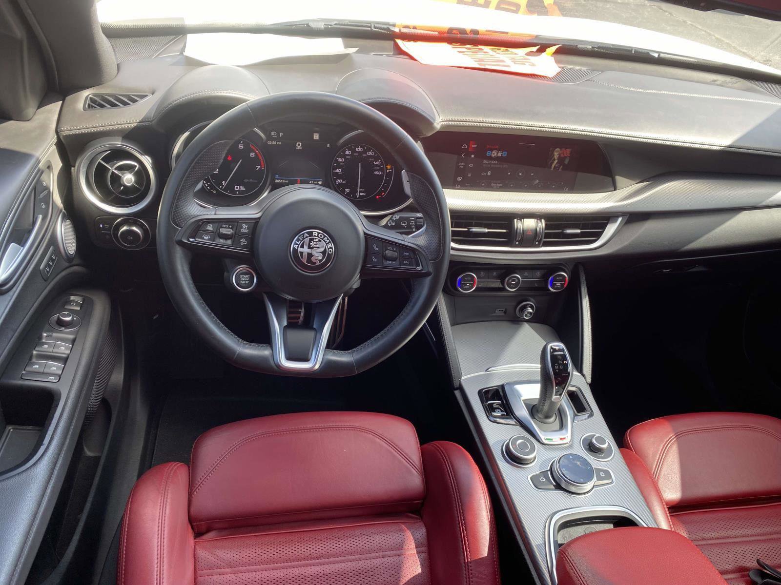 Used 2022 Alfa Romeo Stelvio Veloce image 17