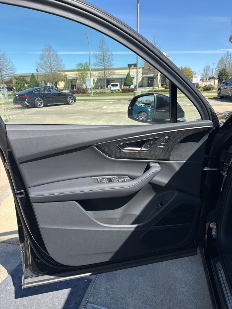 Used 2025 Audi Q7 3.0T Premium Plus w/ Premium Plus Package image 7