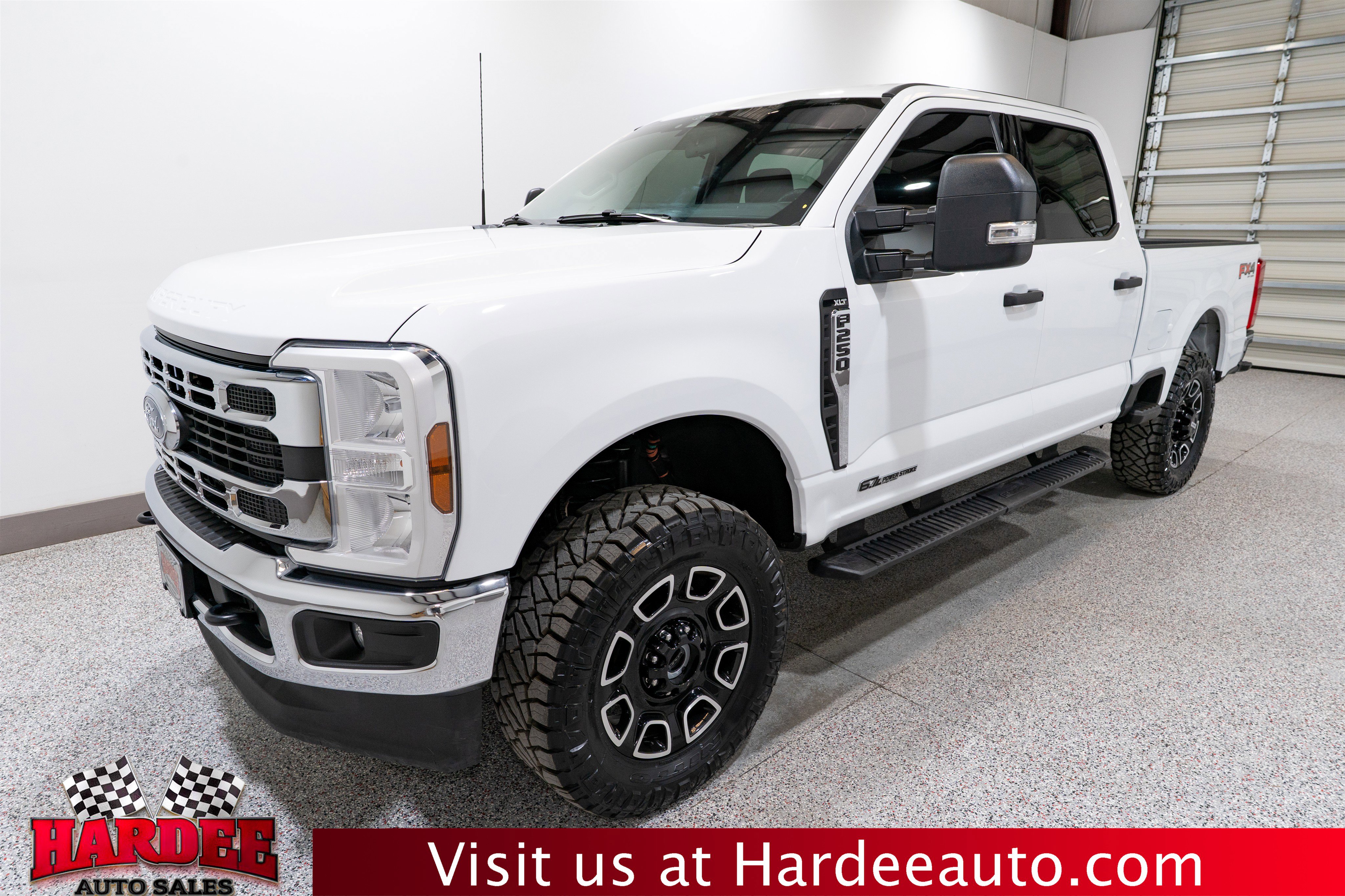 Used 2025 Ford F250 XLT w/ FX4 Off-Road Package AWD/4WD image 2
