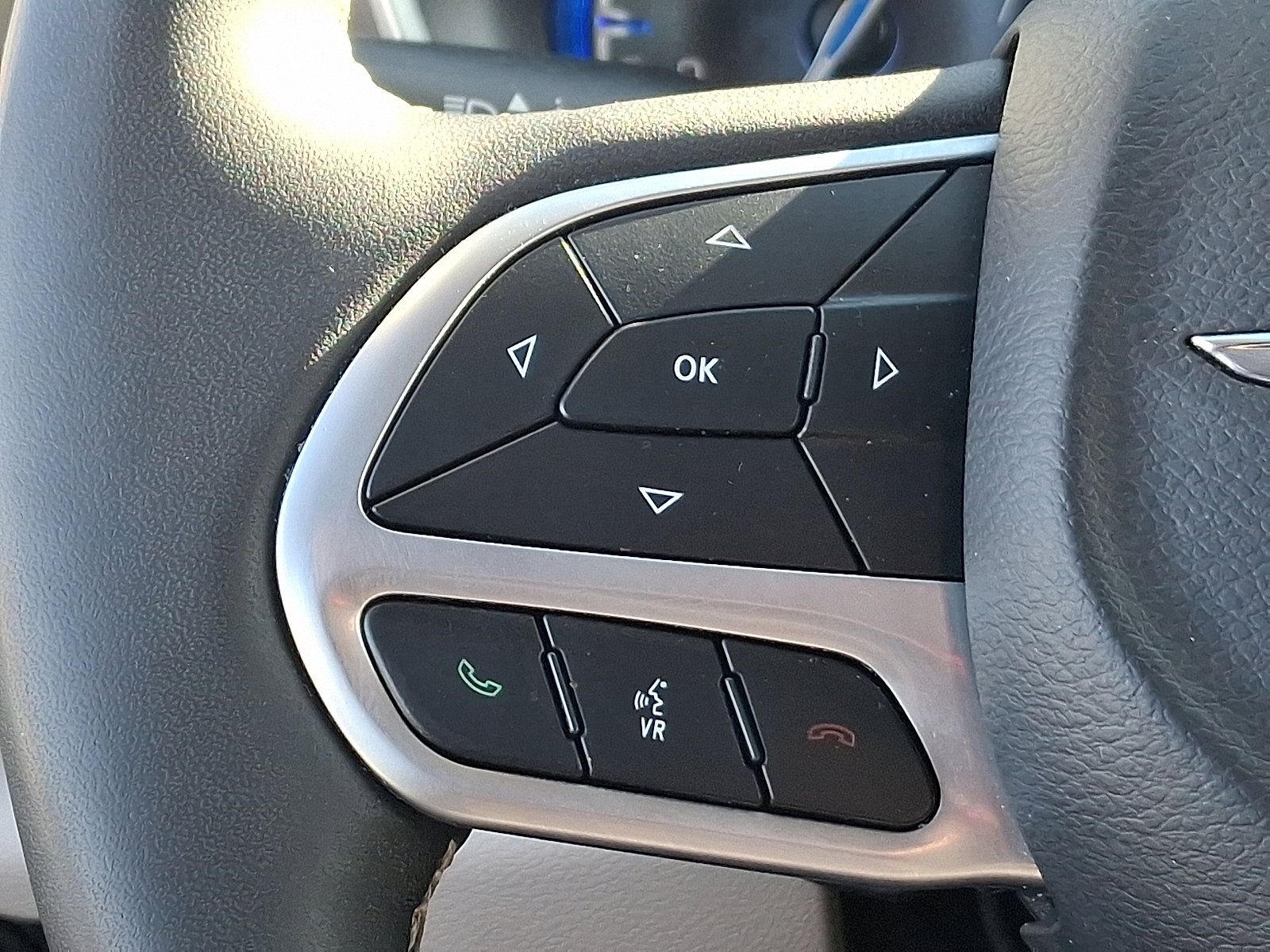 Used 2024 Chrysler Pacifica Touring-L FWD image 21