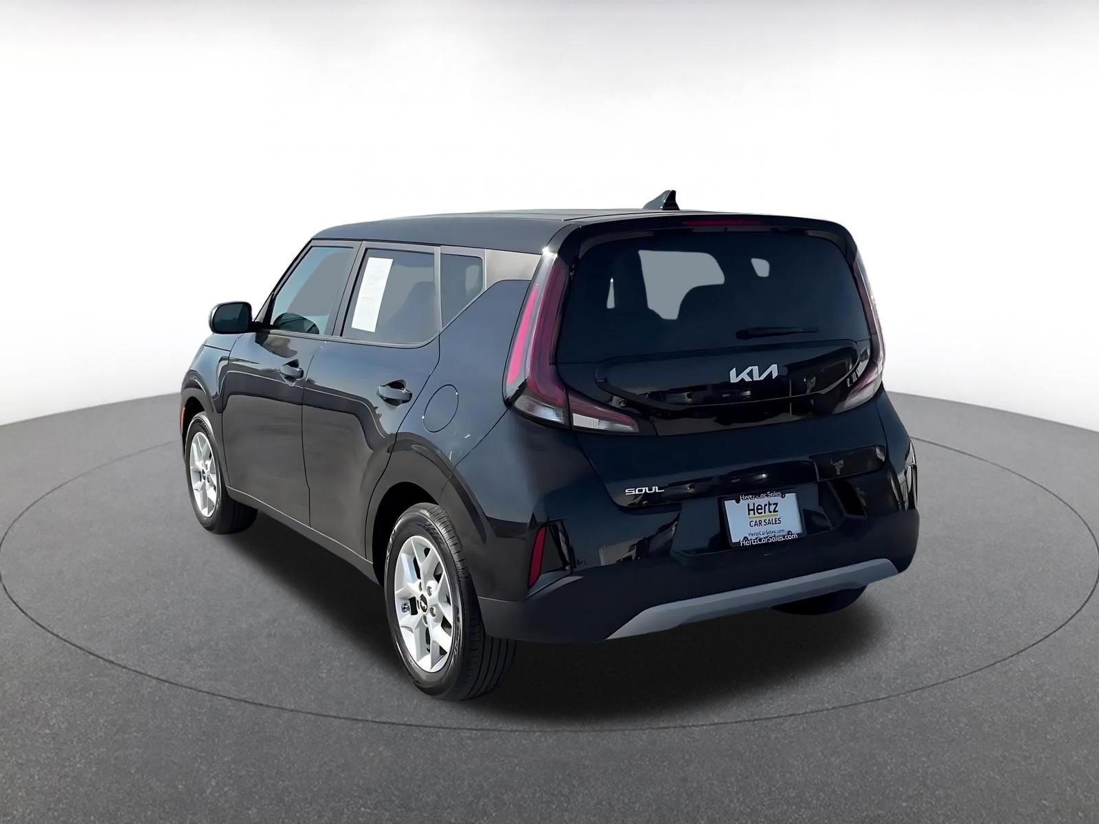 Used 2025 Kia Soul LX w/ LX Technology Package image 11