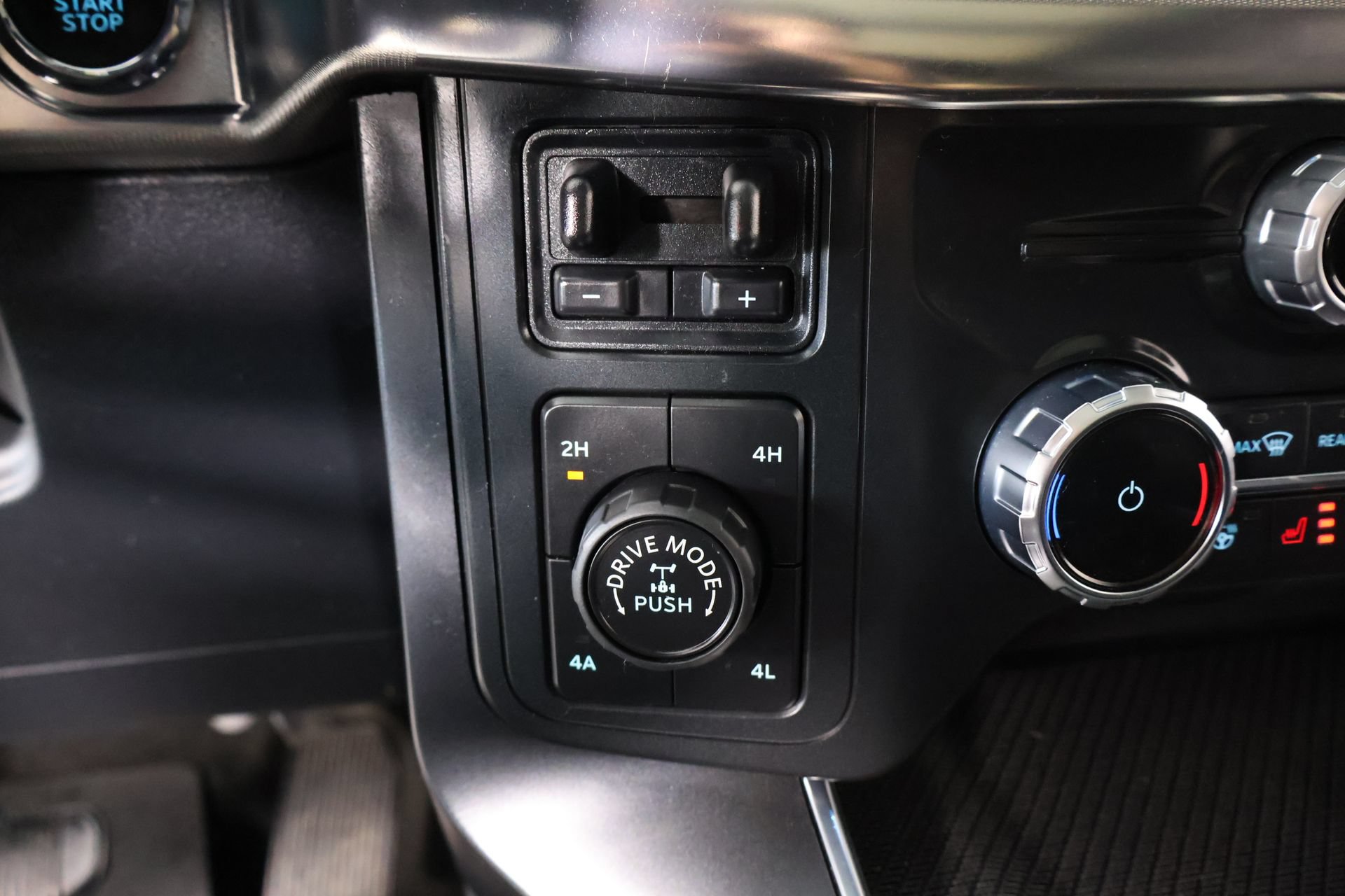 Used 2022 Ford F150 Raptor w/ Equipment Group 801A High AWD/4WD image 9