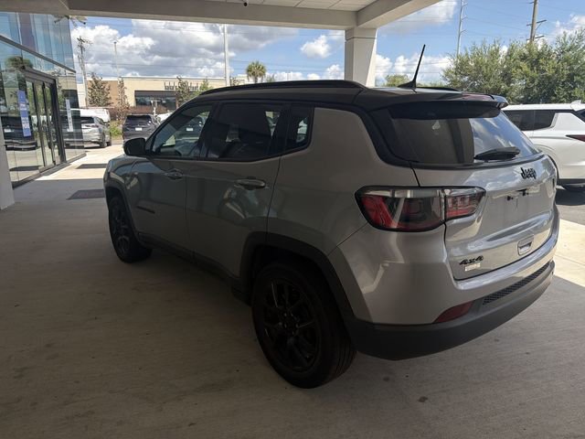 Used 2023 Jeep Compass Latitude w/ Sun and Sound Group AWD/4WD image 5