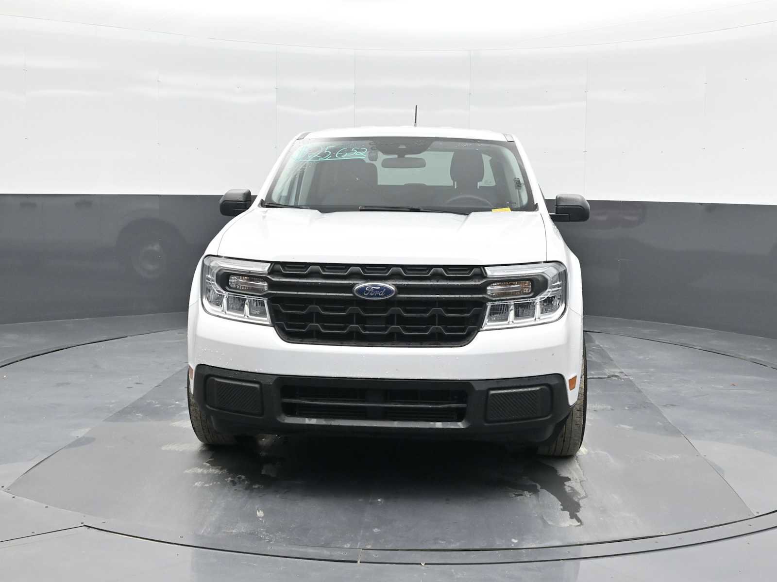 Used 2023 Ford Maverick XL image 3