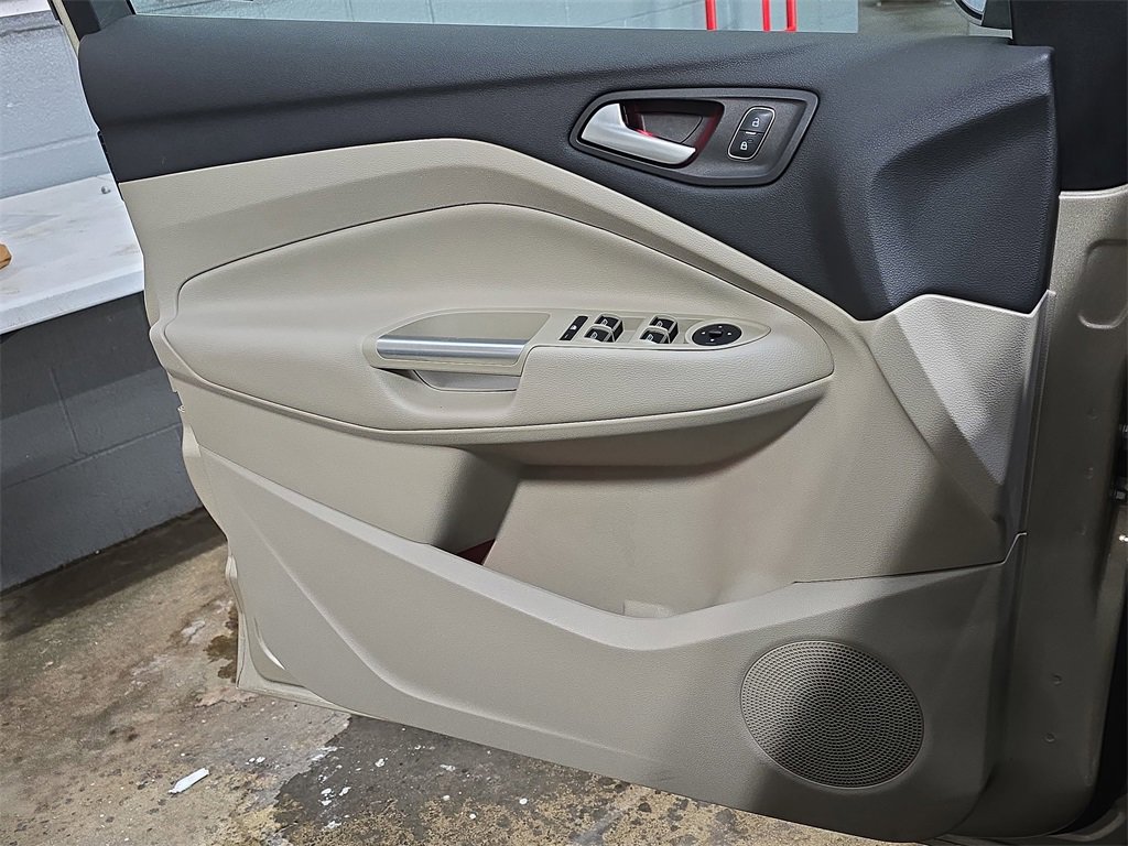 Used 2017 Ford C-MAX Titanium w/ Equipment Group 301A image 23