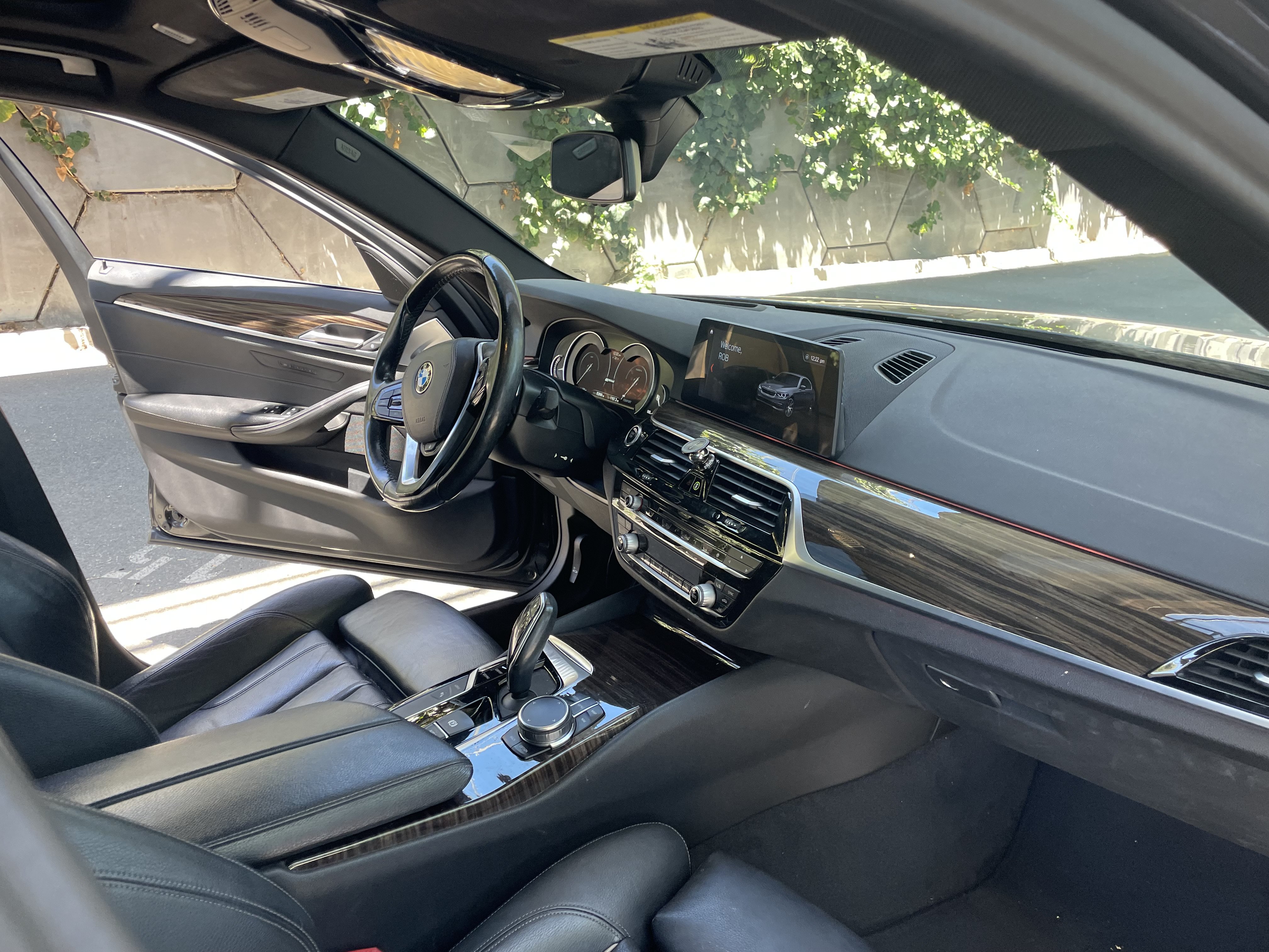Used 2018 BMW 530e w/ Premium Package 2 RWD image 10