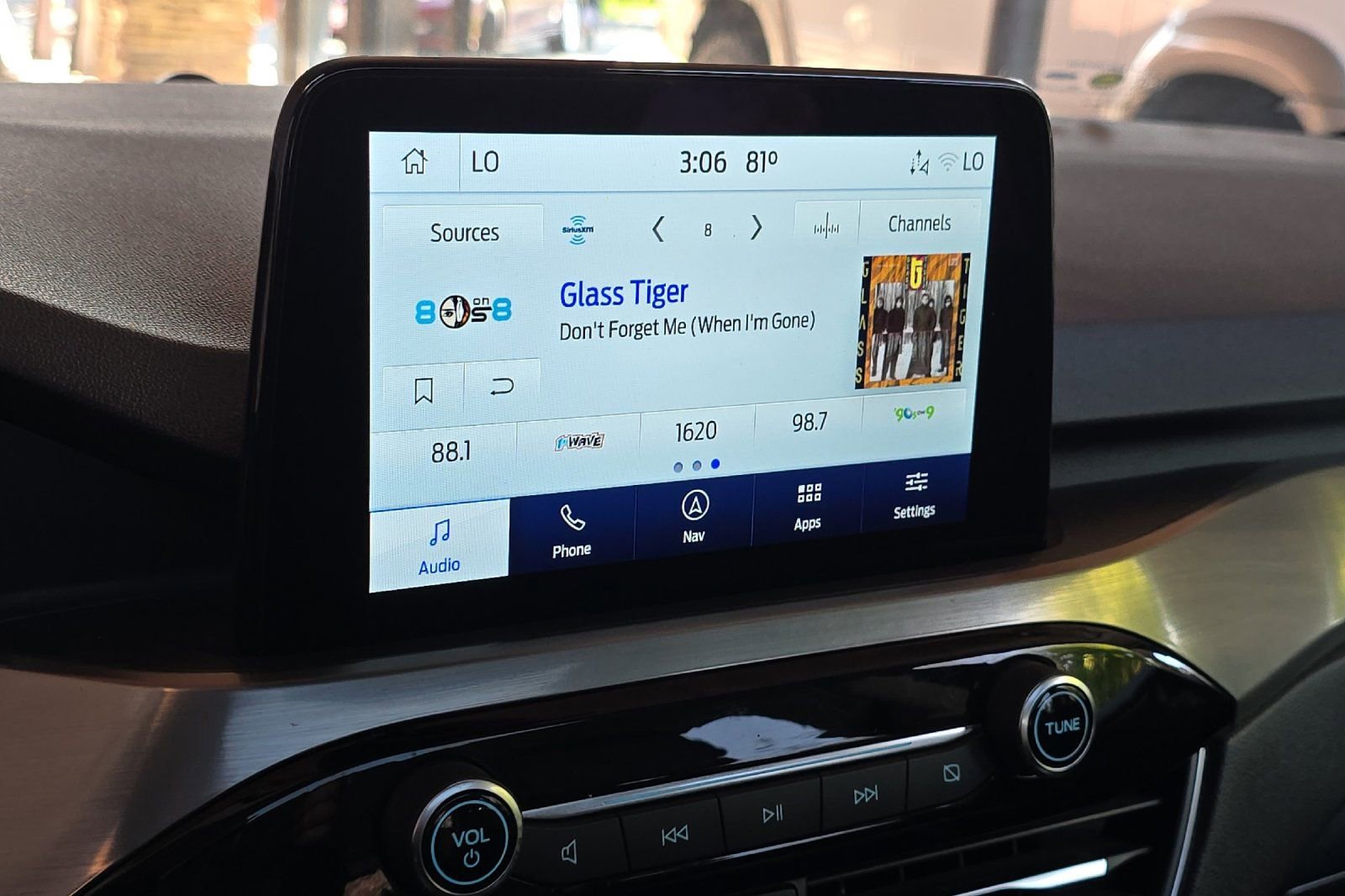 Used 2022 Ford Escape Titanium w/ Class II Trailer Tow Package image 18