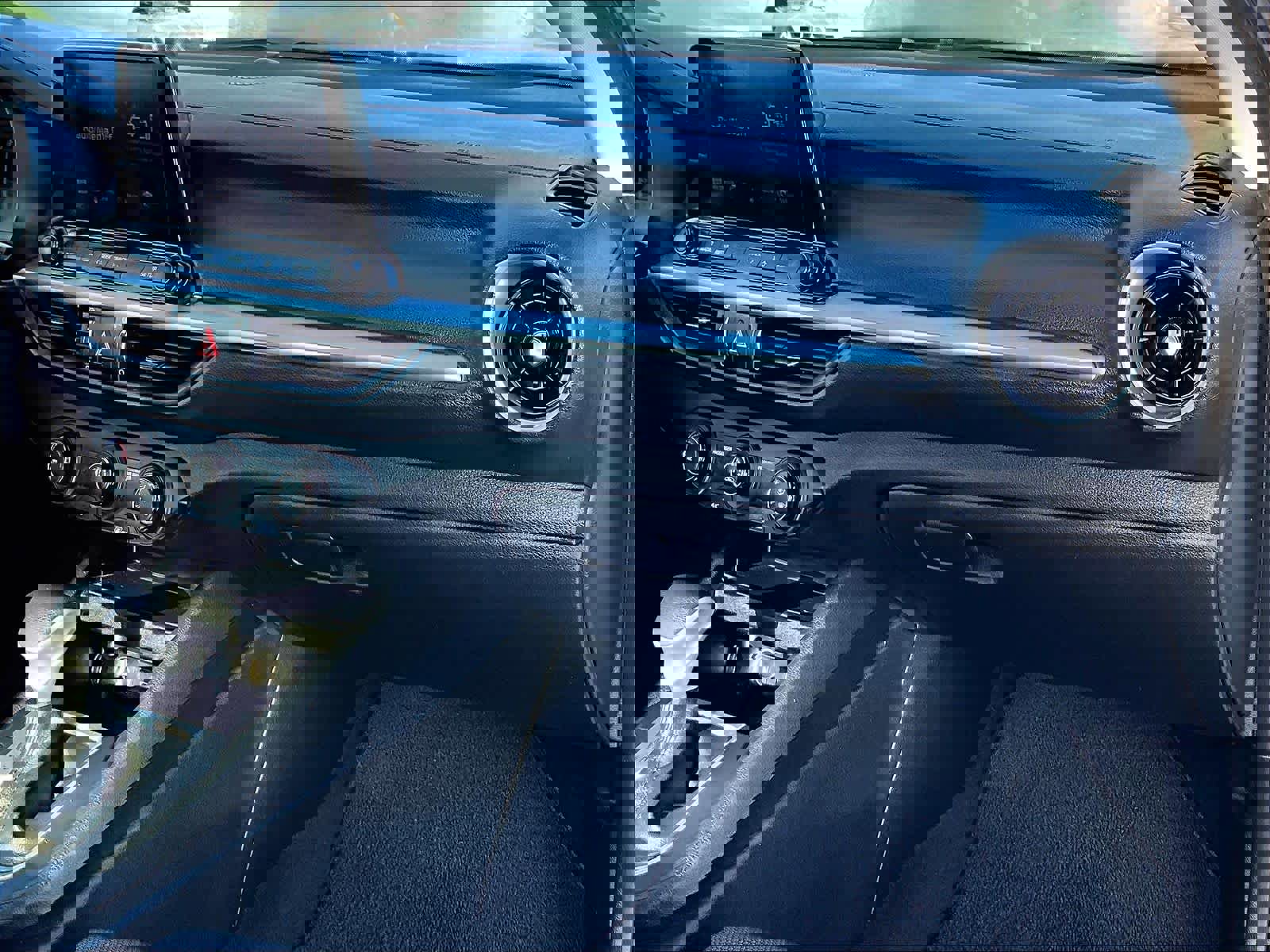 Used 2023 Kia Forte LXS w/ LXS Technology Package image 13