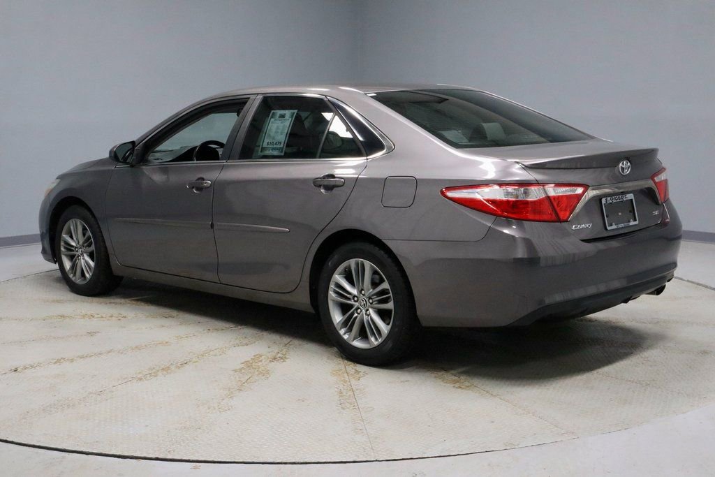 Used 2015 Toyota Camry SE image 9