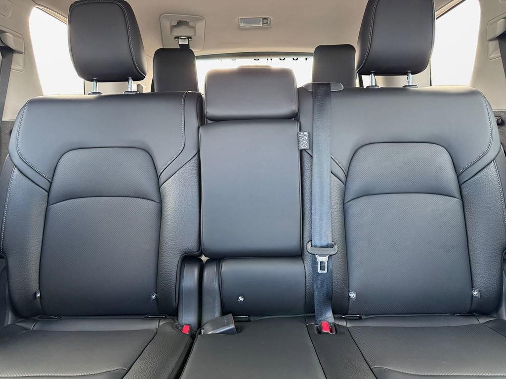 New 2026 Nissan Pathfinder SL image 16