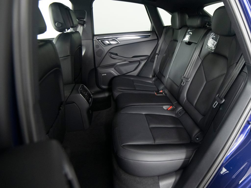 New 2026 Porsche Macan AWD/4WD image 38