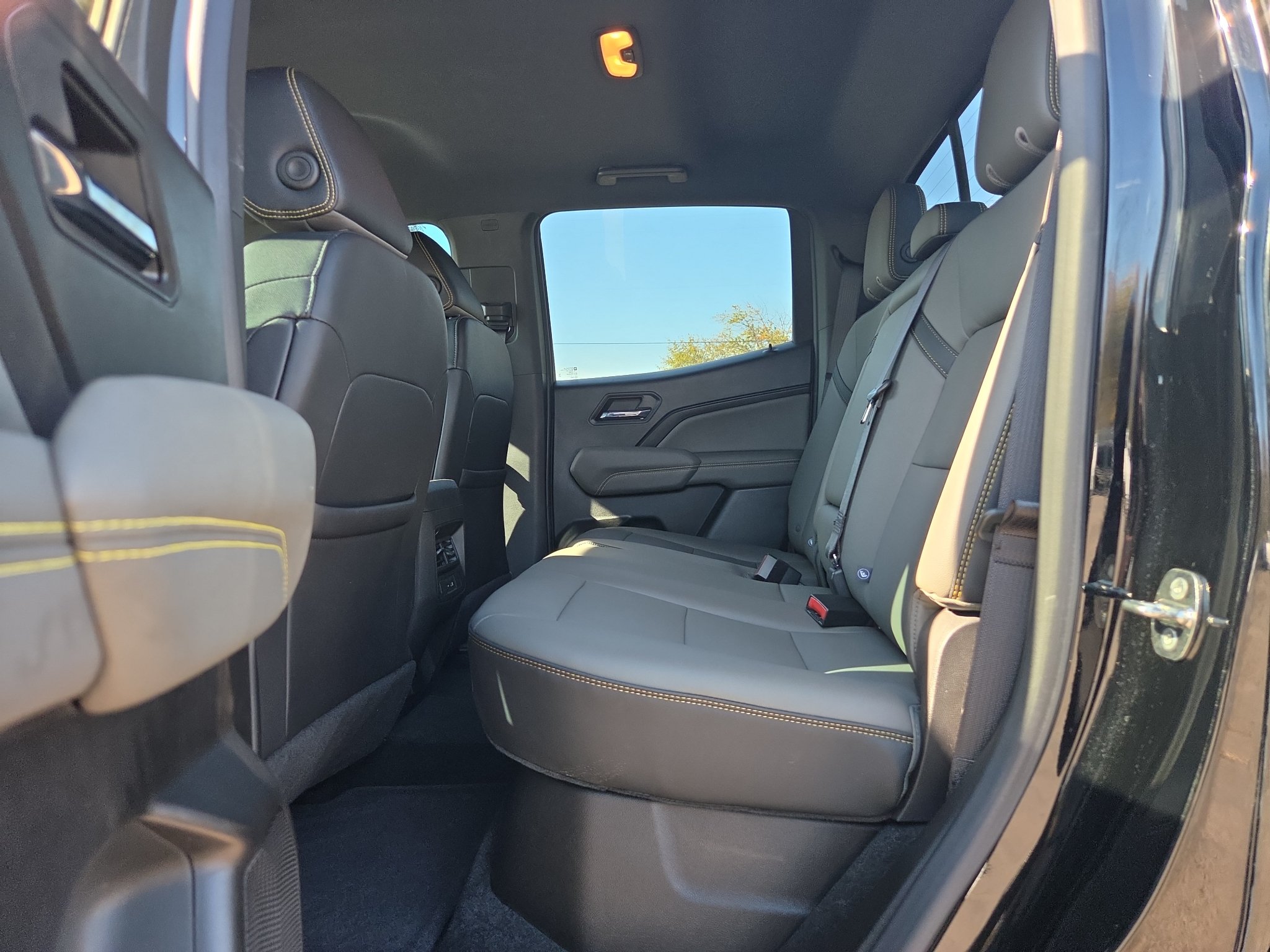 Used 2023 Chevrolet Colorado ZR2 w/ ZR2 Convenience Package III AWD/4WD image 20