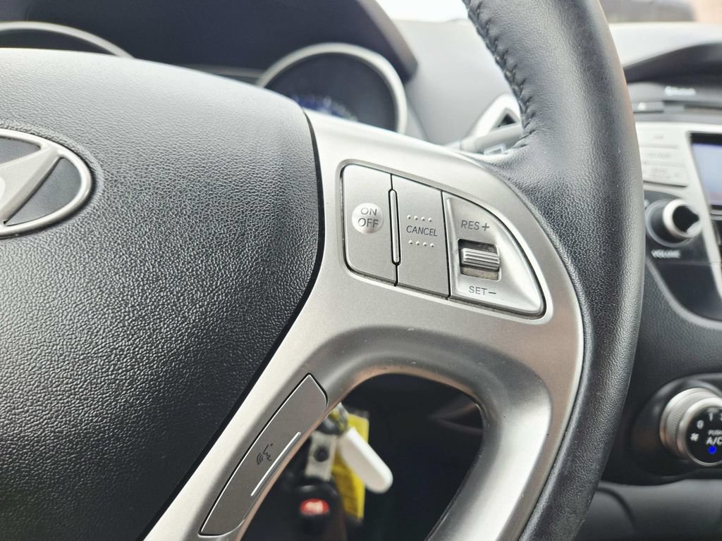 Used 2010 Hyundai Tucson GLS w/ Popular Equipment Pkg 2 FWD image 20