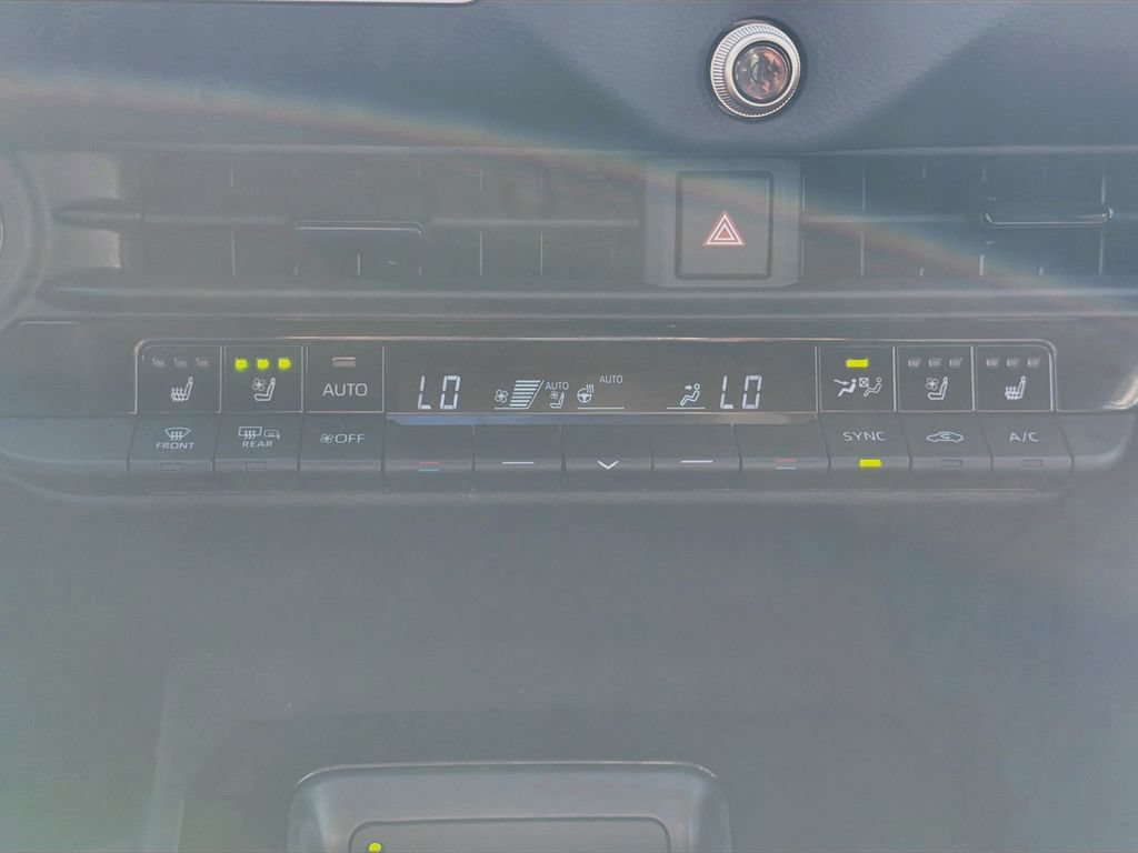 Used 2025 Toyota Crown Signia AWD/4WD image 15