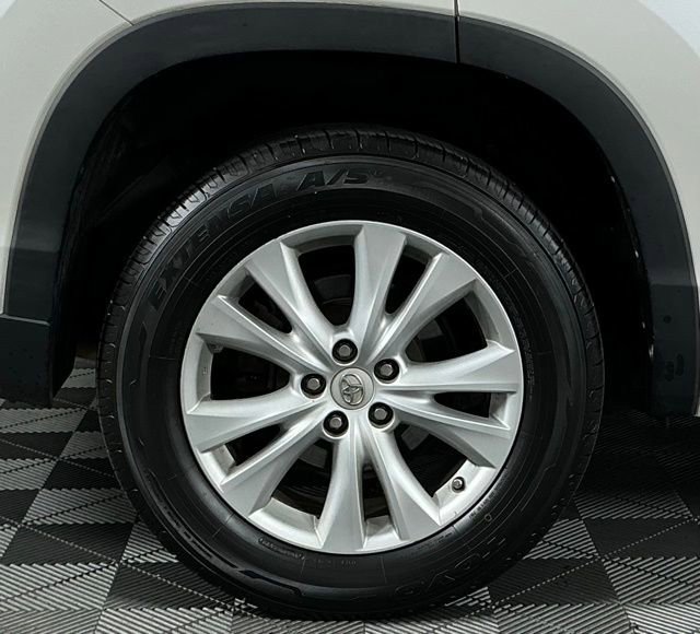 Used 2015 Toyota Highlander LE FWD image 9